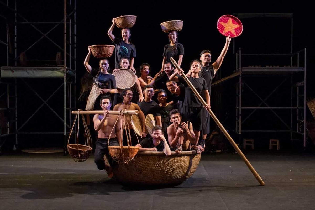The A O Show by Lune Production blends acrobatics, dance, and traditional music in a uniquely Vietnamese performance